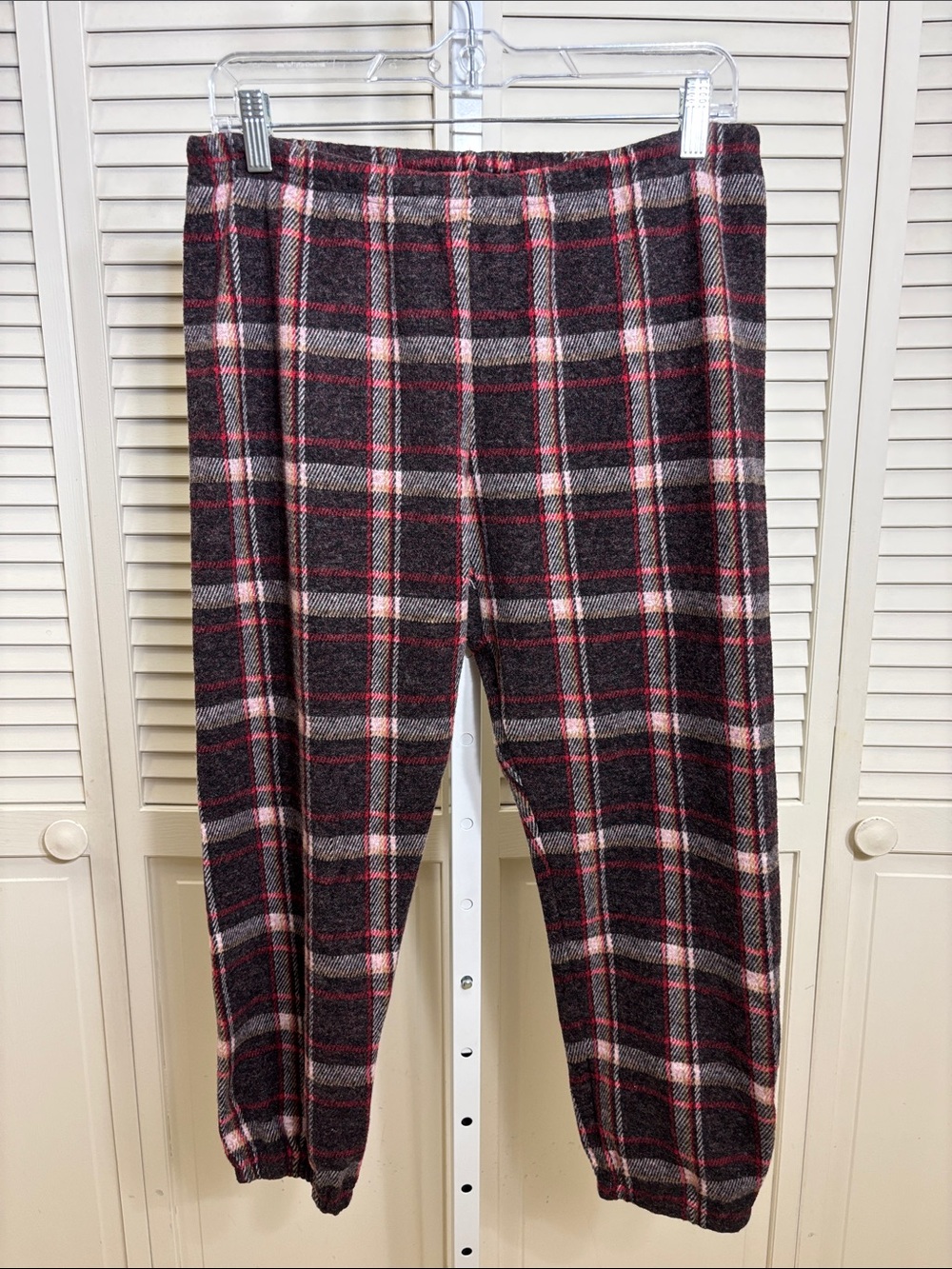 NWT THE GREAT. Plaid Loungewear Fleece Joggers in Black and Pink Small